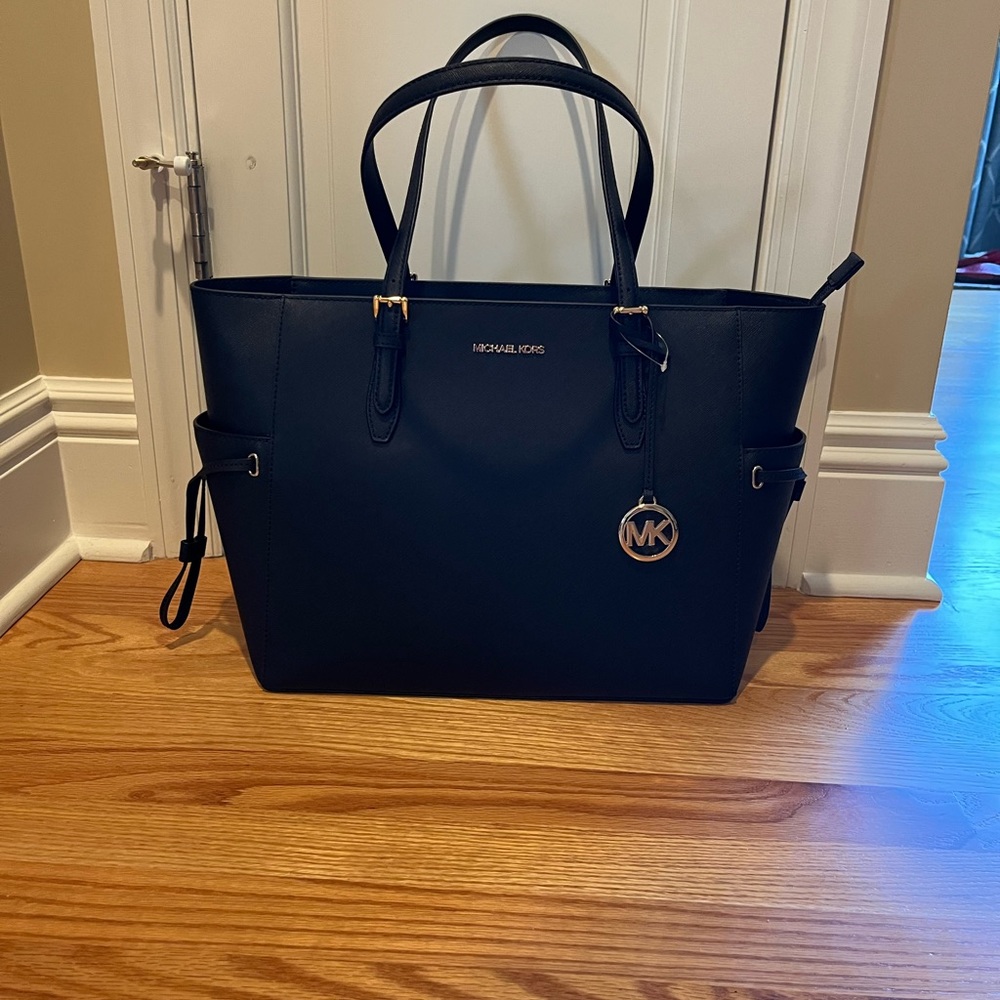 Michael Kors Gilly Large Leather Tote